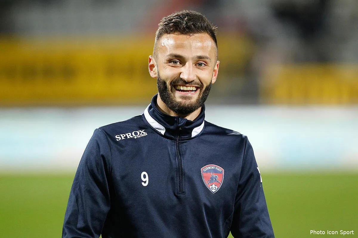 asse il debarque a sainte et c est pas pour faire le bouche trou icon mrv 201017 08 52238029