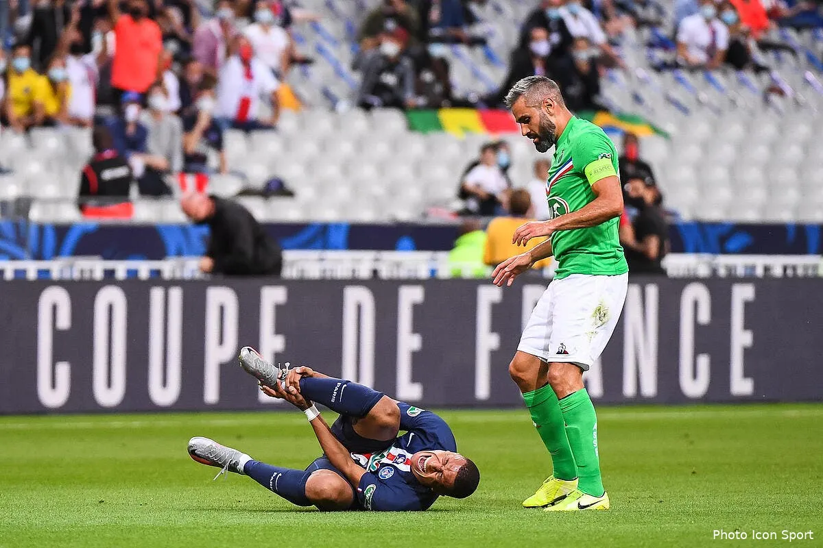 asse il se paye la tete de pierre menes pour defendre perrin icon bap 240720 93 027290495