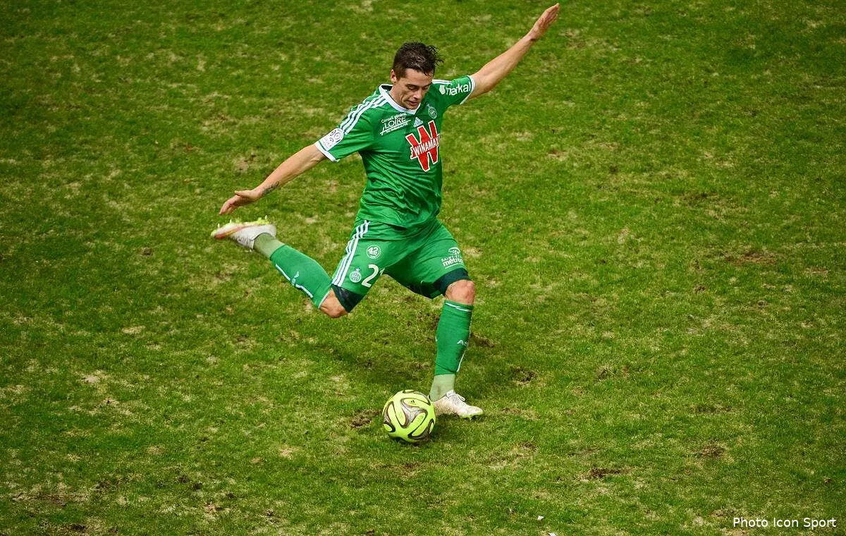 asse la pelouse de geoffroy guichard victime du sale champignon iconsport win 100115 51 56155998