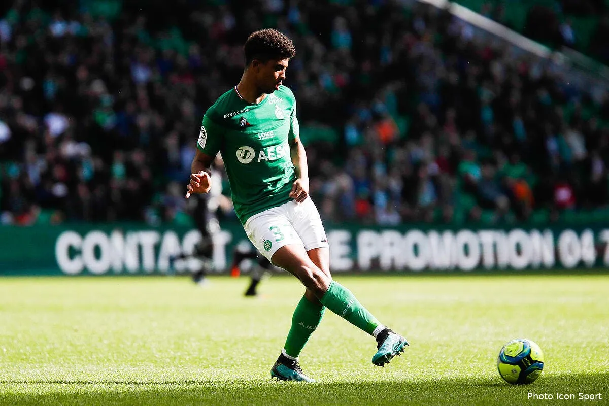 asse les supporters boivent les paroles de wesley fofana icon 25i8544 copie282615