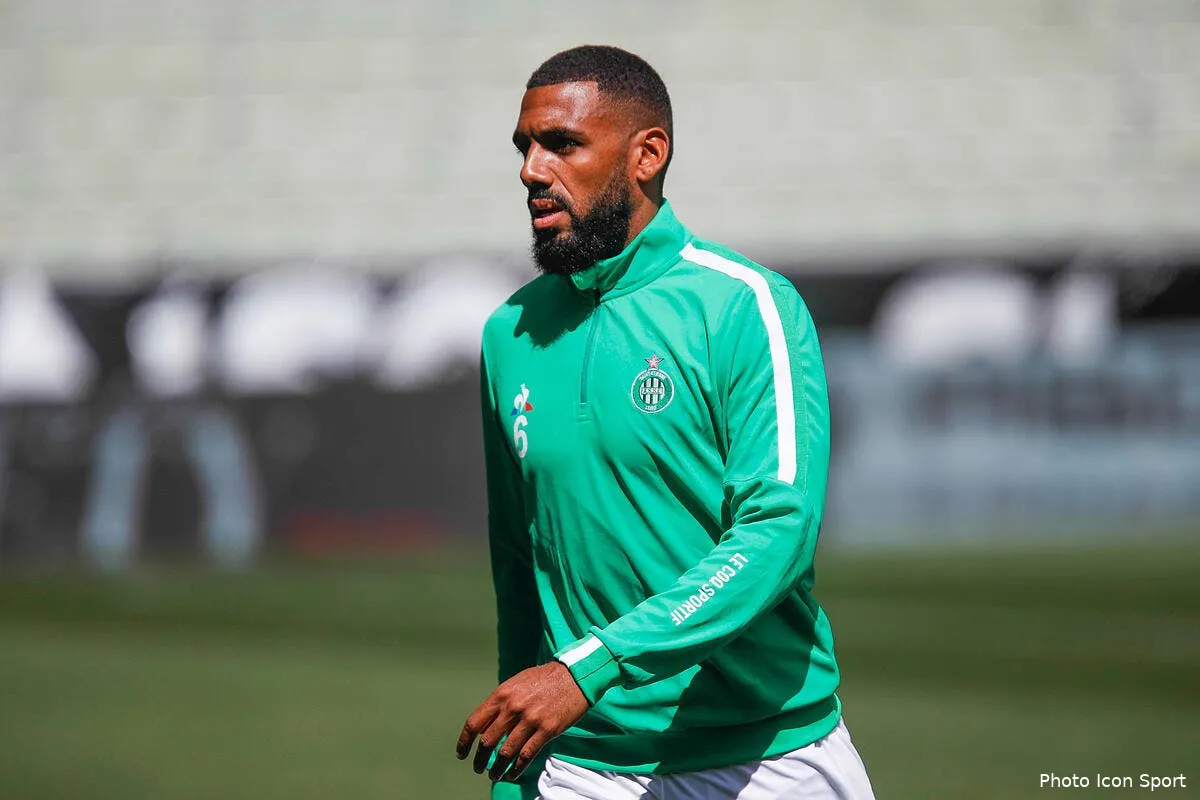 asse m vila proche de l olympiakos icon 25i5979 copie293263