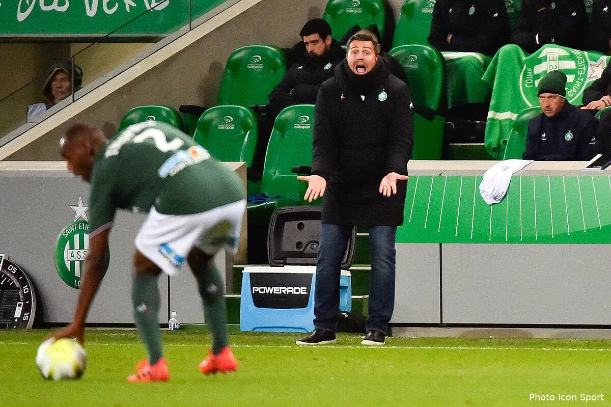 asse oscar garcia vide son sac et s explique avant de partir de l asse iconsport icon laf 051117 05 44199869