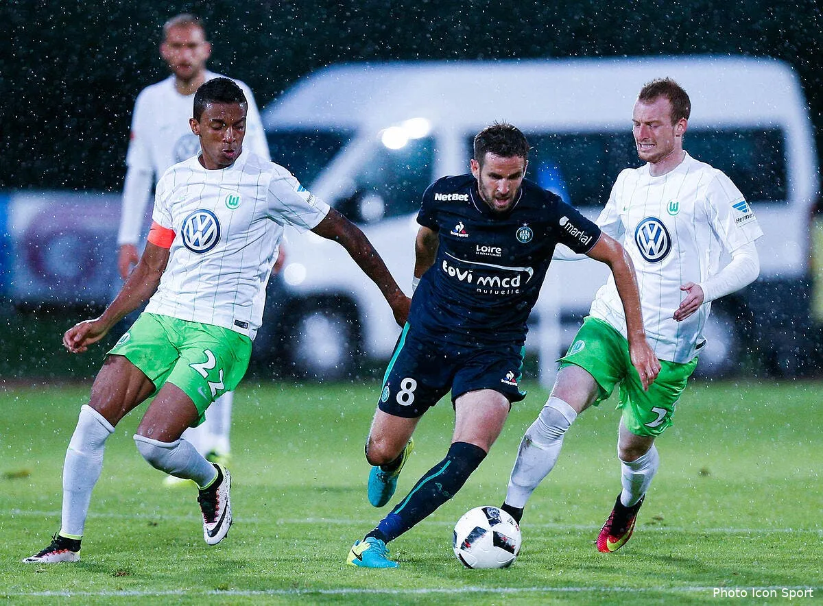 asse pousse vers la sortie il sent bien la pression monter iconsport gep 090816 93 12151404