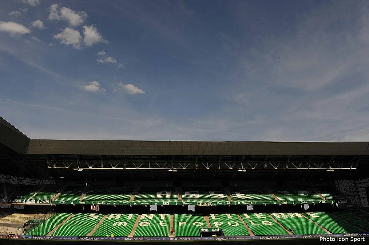 asse rennes des supporters entrent de force le match arrete iconsport jpt 060815 43 30 1177728