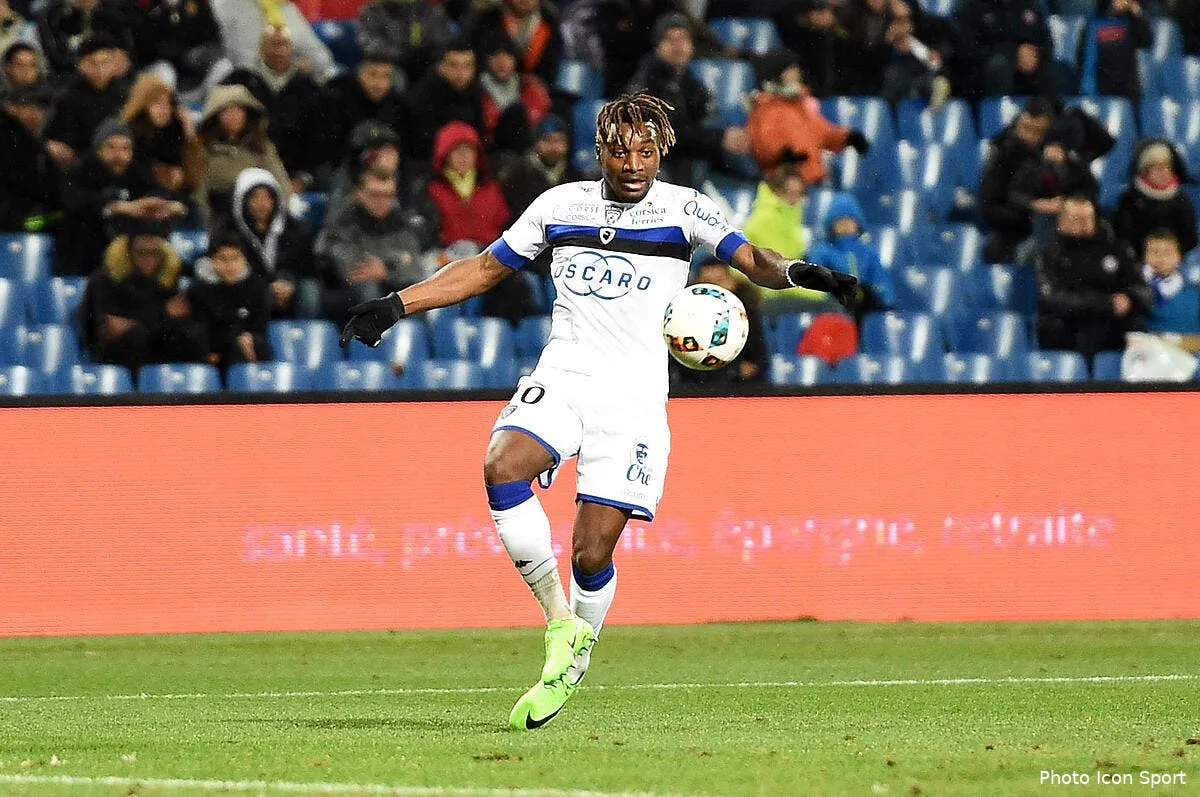 asse st maximin accuse frontalement l as saint etienne iconsport dim 040217 05 54172182