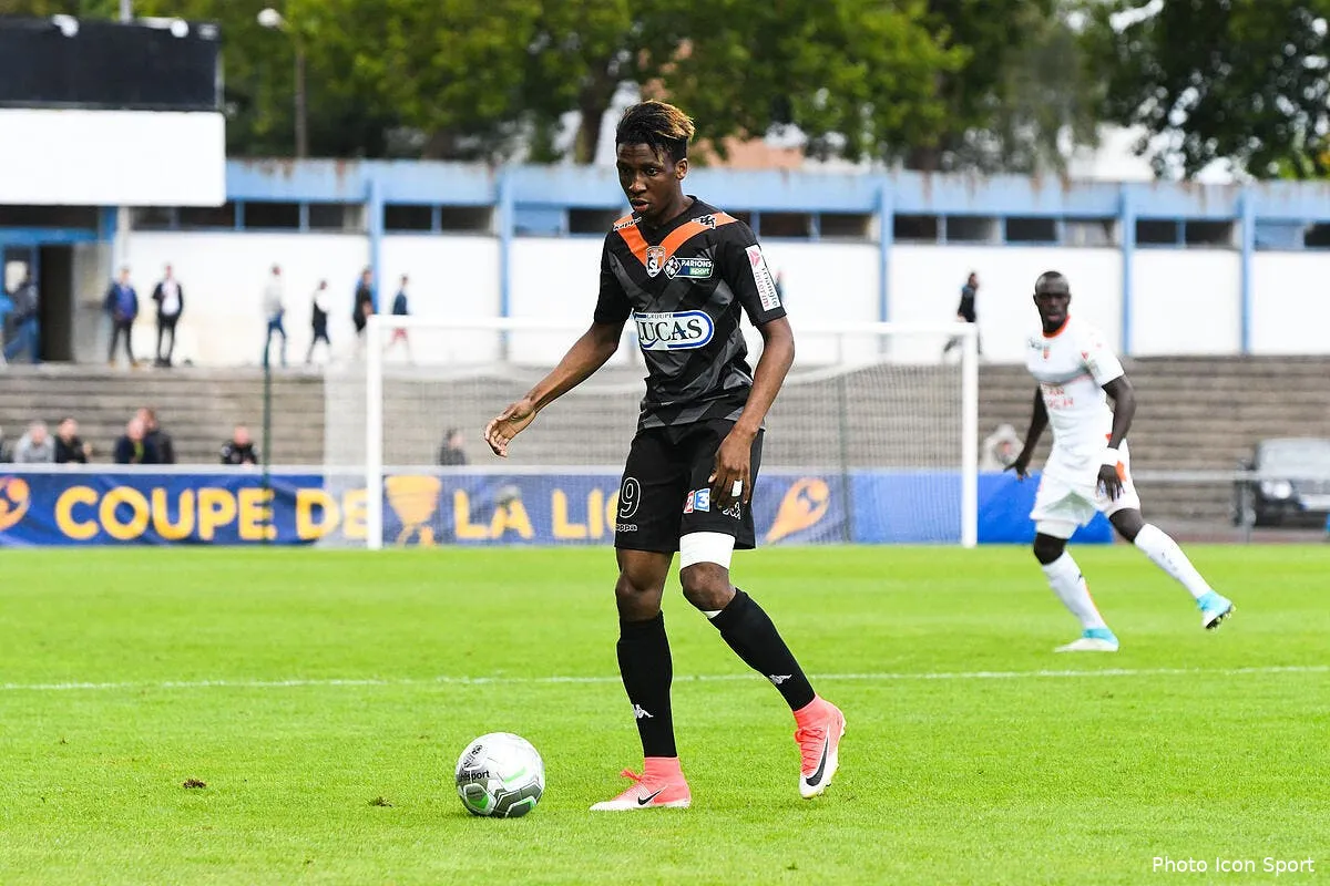 asse surprise les verts recrutent un milieu defensif au portugal icon leb 080817 98 06288873