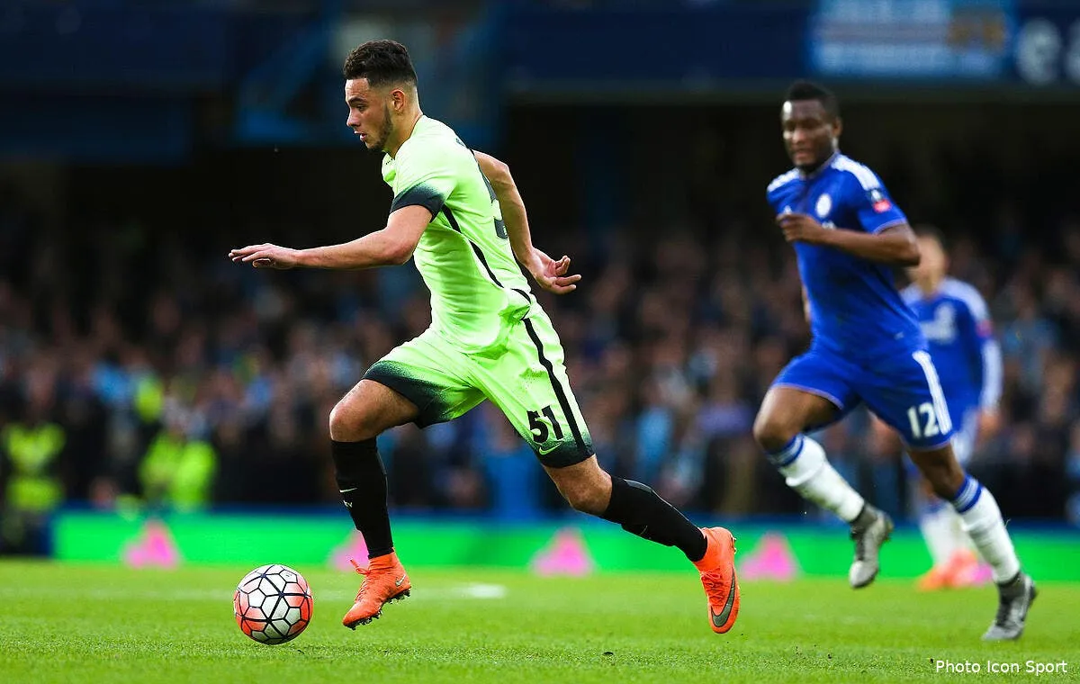 asse un attaquant de man city s offre a saint etienne faupala141966