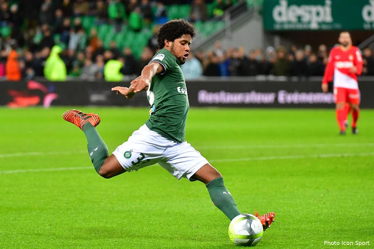 asse un attaquant verrouille pour eviter un bug au mercato iconsport icon win 151217 01 32761213757