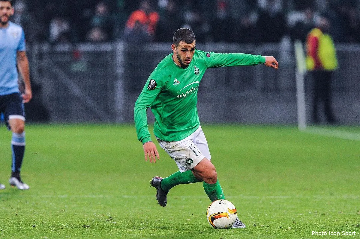 asse un joueur croise les doigts pour ne pas partir au mercato iconsport jpt 101215 9 55136038