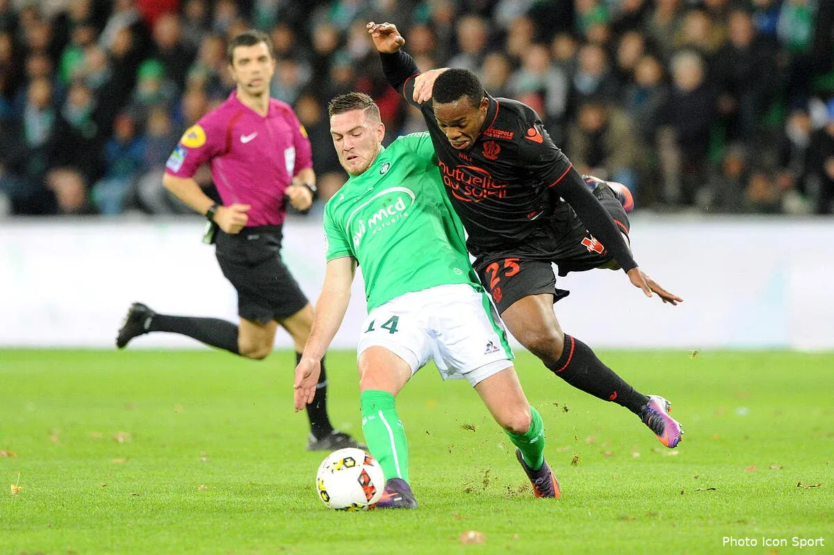 asse un joueur revolte par la complicite de l arbitre avec les nicois iconsport jpt 201116 05 06161618