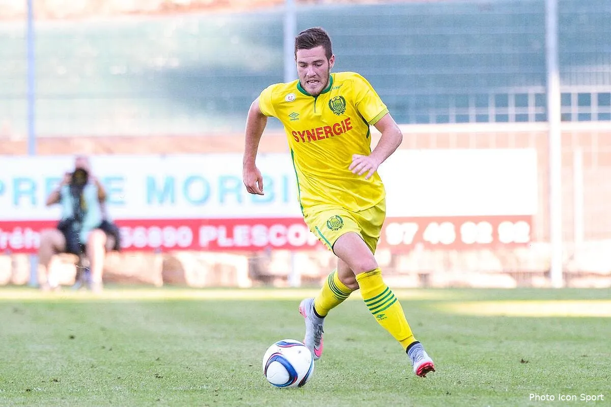 aston villa continue sa razzia en ligue 1 iconsport nlg 150715 09 54116911