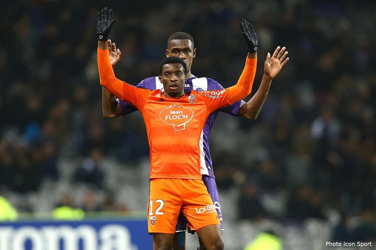 aston villa prefere moukandjo a beauvue iconsport blo 051215 05 36129861