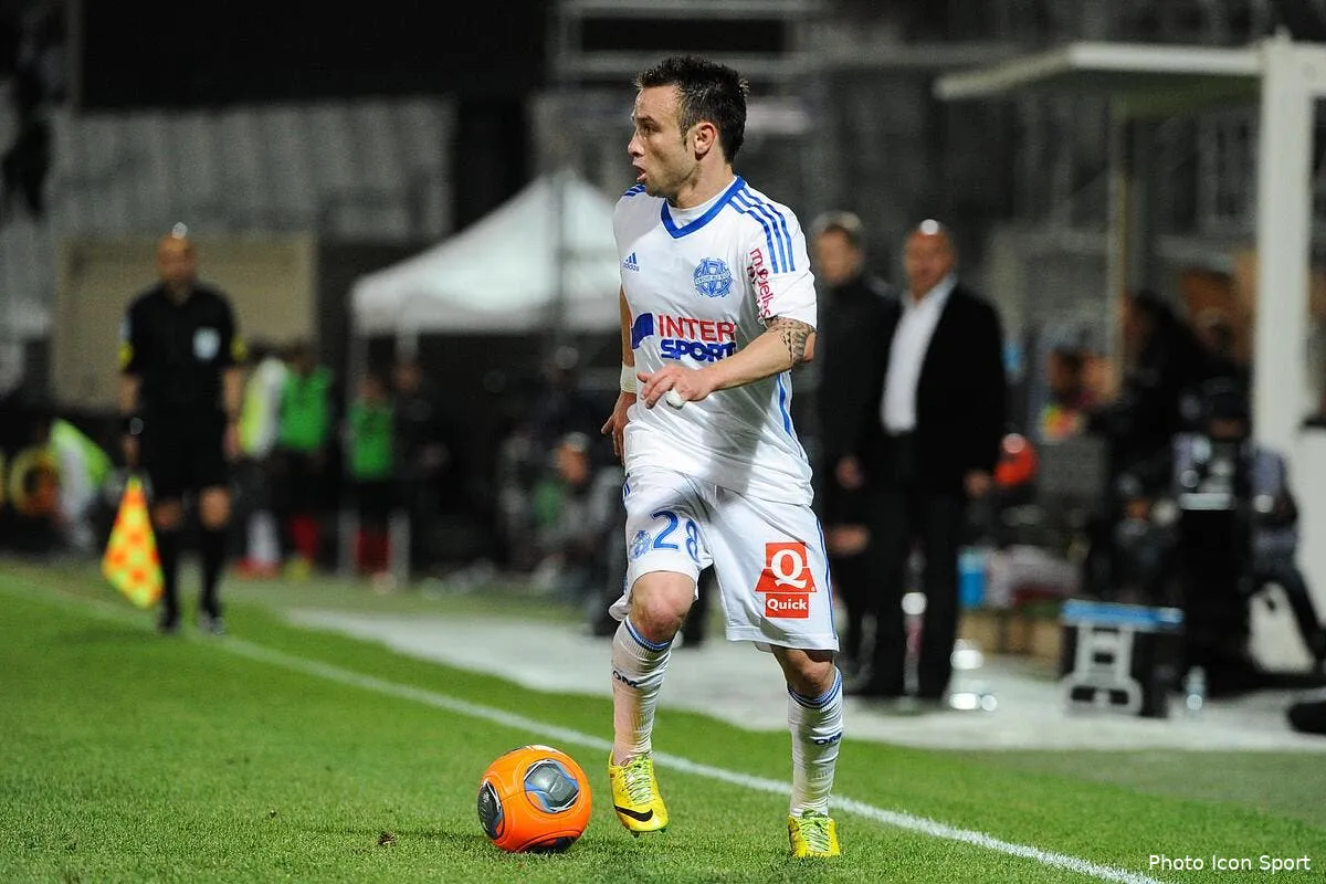 au tour du 28 de valbuena d etre retire a l om iconsport pet 170514 02 0983551