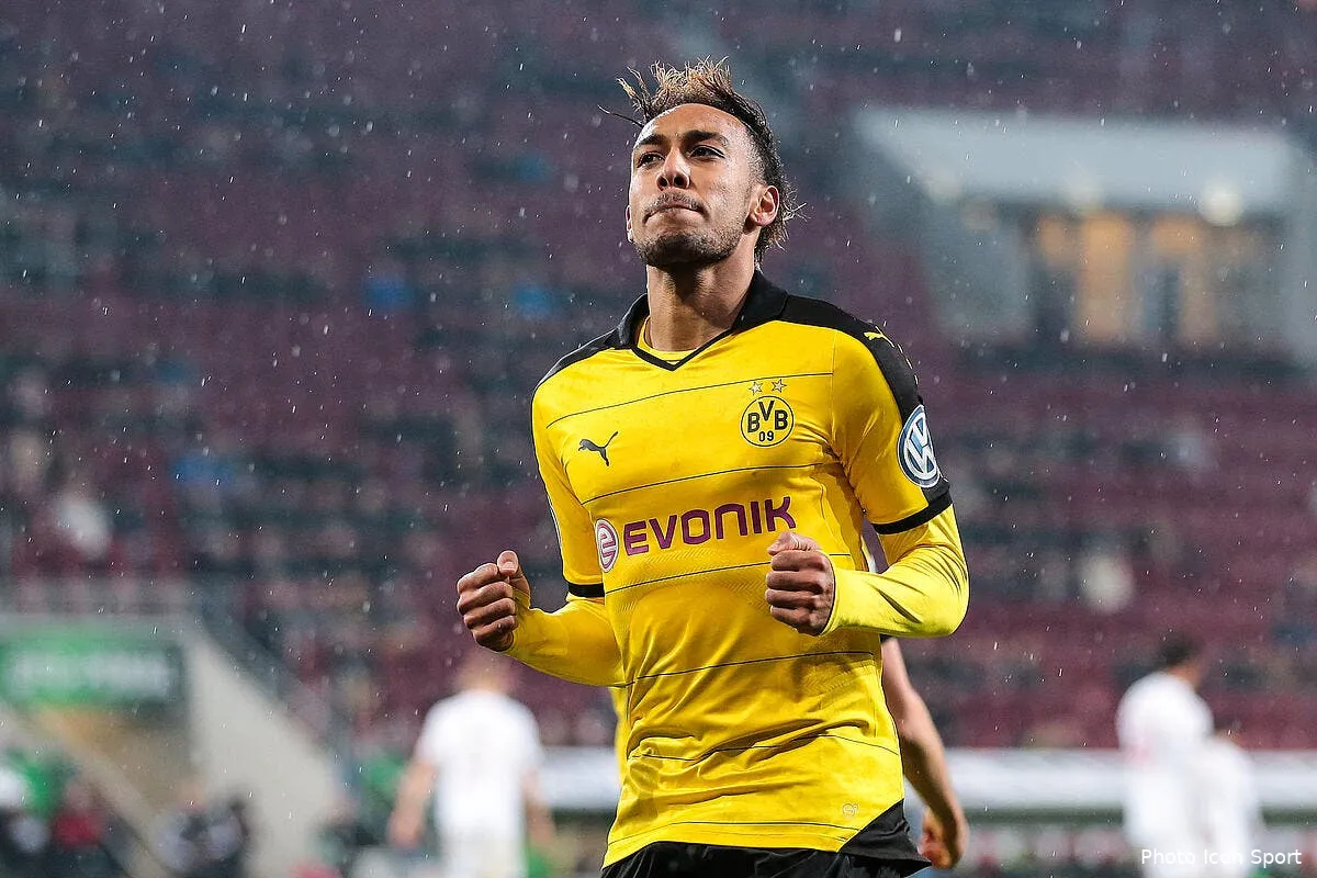 aubameyang joueur de l annee en afrique iconsport fir 161215 19 08129955