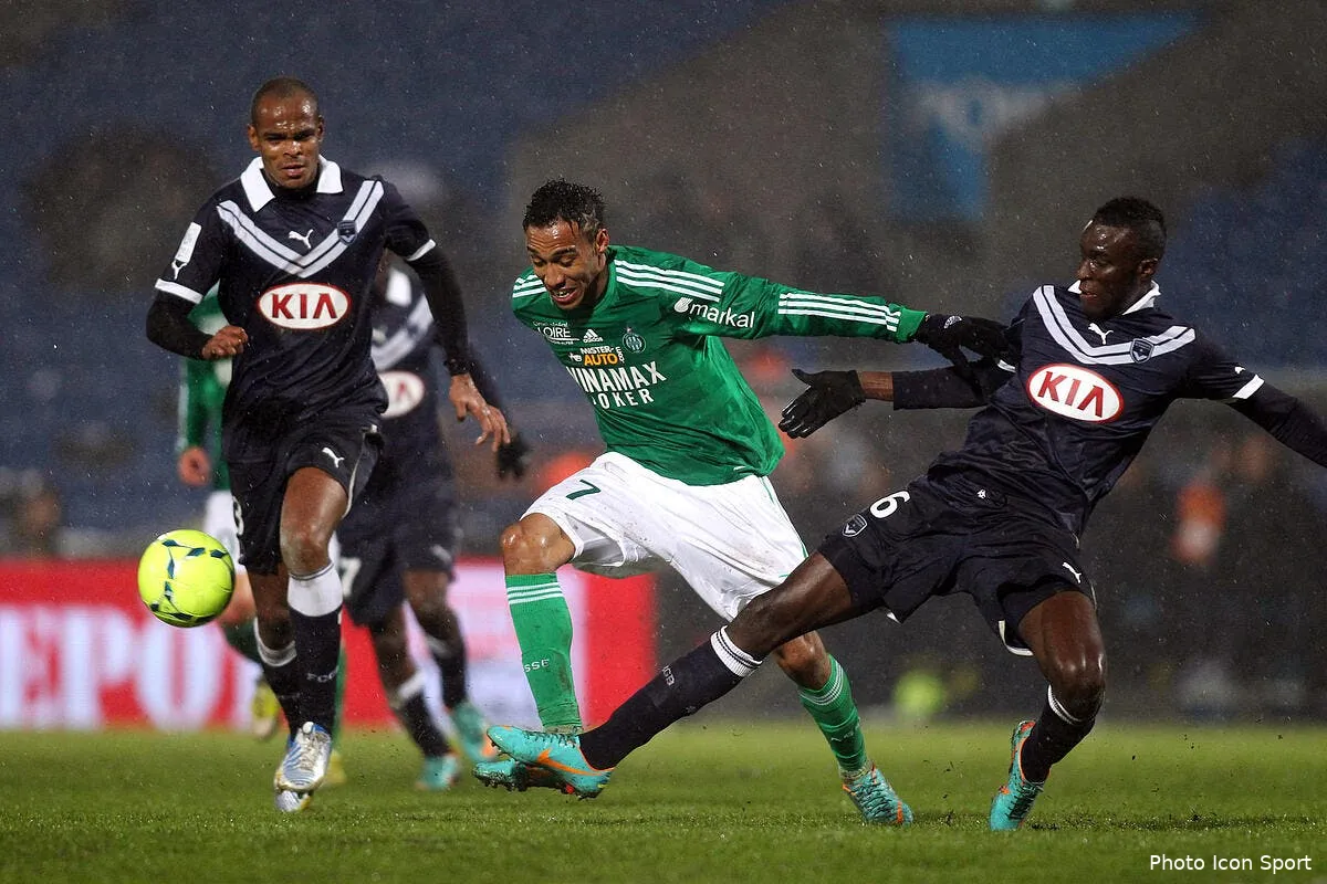 aubameyang sous la loupe de man utd et de tottenham lors de bordeaux asse iconsport blo 131212 09 2345487