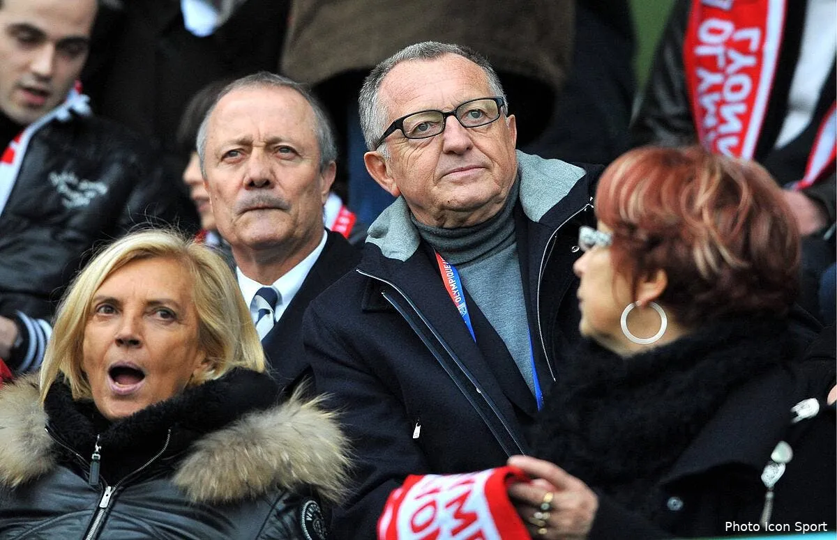 aulas accuse nene et menez d avoir insulte l arbitre d ol psg iconsport win 220112 05 1531714