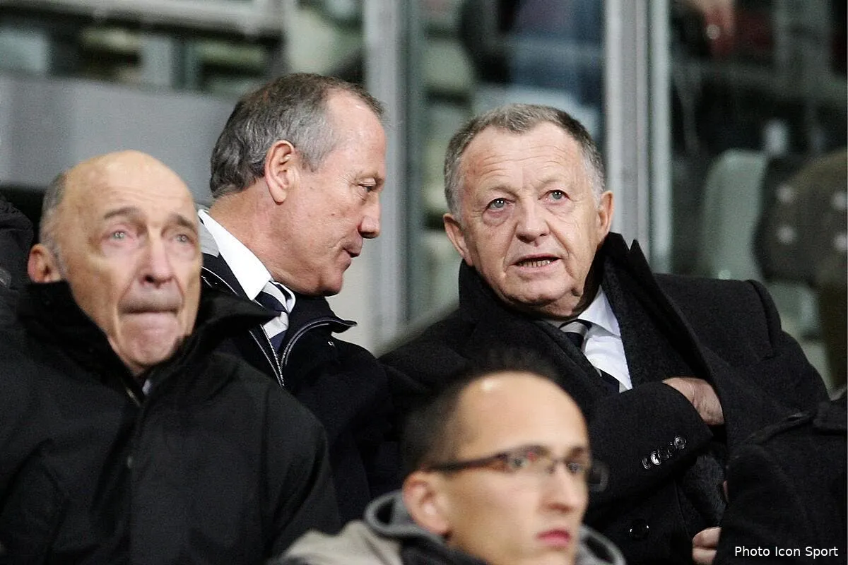 aulas envoie un courrier a chacun des joueurs de l ol iconsport mrv 030312 514 1332216