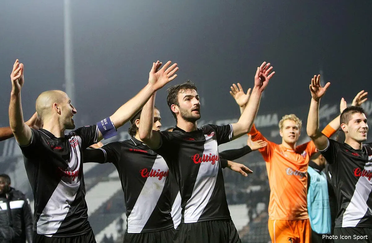 aulas felicite guingamp et tacle l asse au passage iconsport int 111214 05 1899063