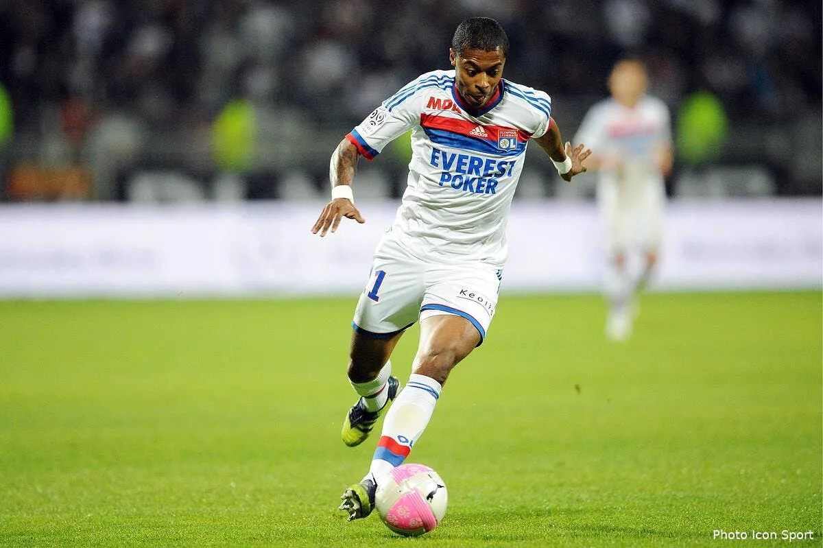 aulas n est encore parti aux emirats pour bastos iconsport jpt 240312 414 5237976