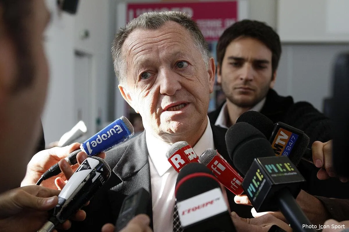 aulas pas loin de balancer sur le psg iconsport ppp291010 01 0221125