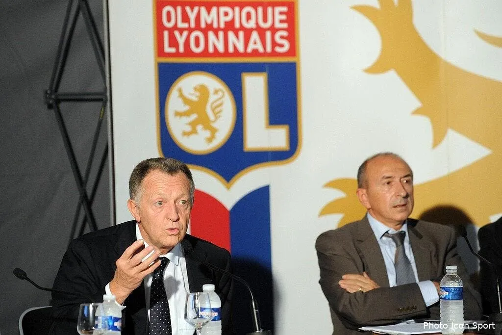 aulas se fache tout rouge pour ol land 64566 13304