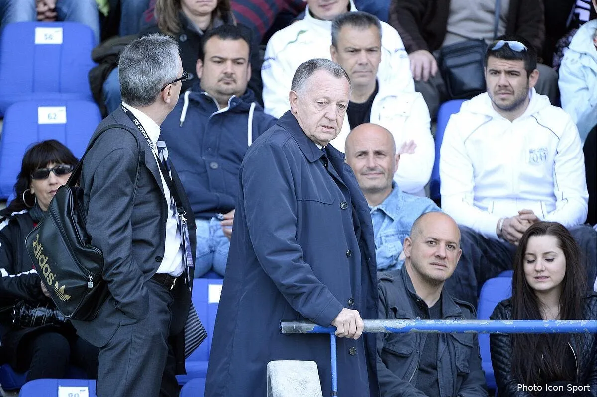 aulas se paye menes et gomis pour le meme tweet iconsport por 210413 94 1862397