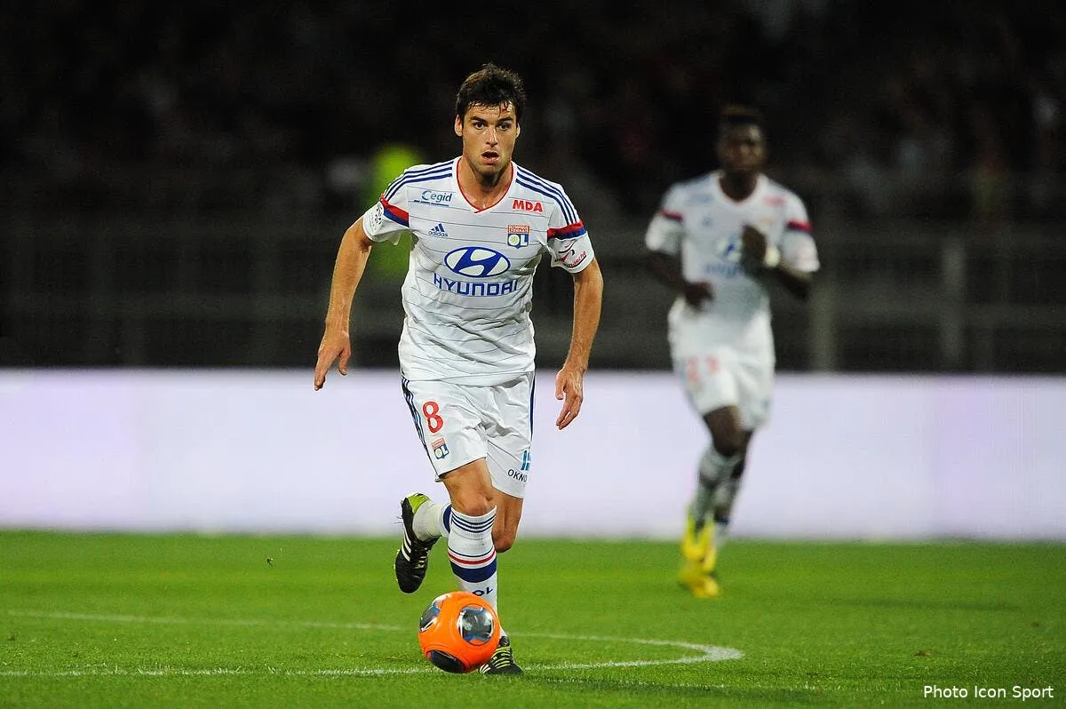 aulas sort les chiffres pour le nouveau salaire de gourcuff a l ol iconsport jpt 100514 08 12891701