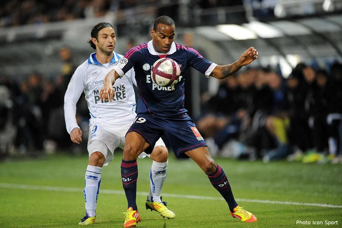 auxerre espere jouer un psg un peu sonne iconsport per 271111 01 0327839