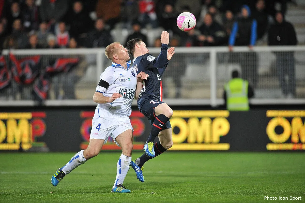 auxerre ne veut pas mourir apres son nul face au psg iconsport per 150412 01 0533760