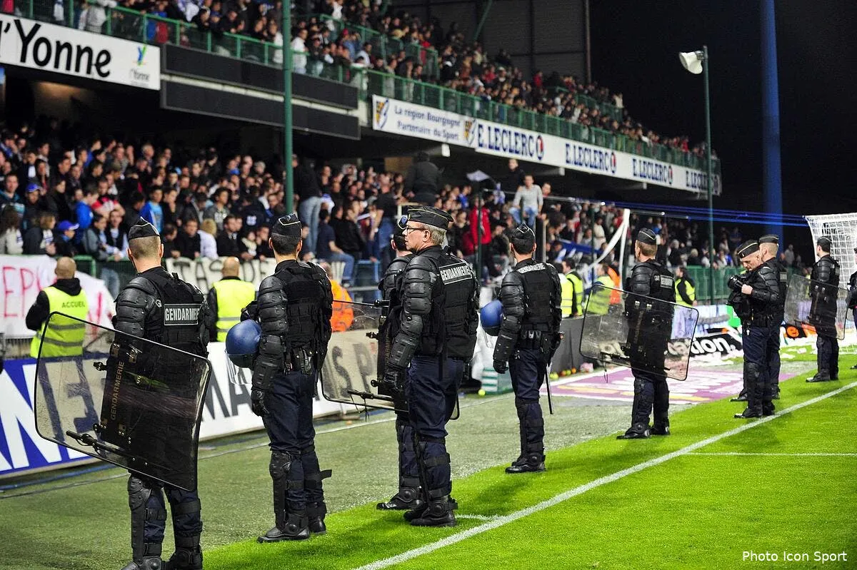auxerre va connaitre jeudi le prix du coup de sang de ses supporters iconsport noe 200512 05 2035307