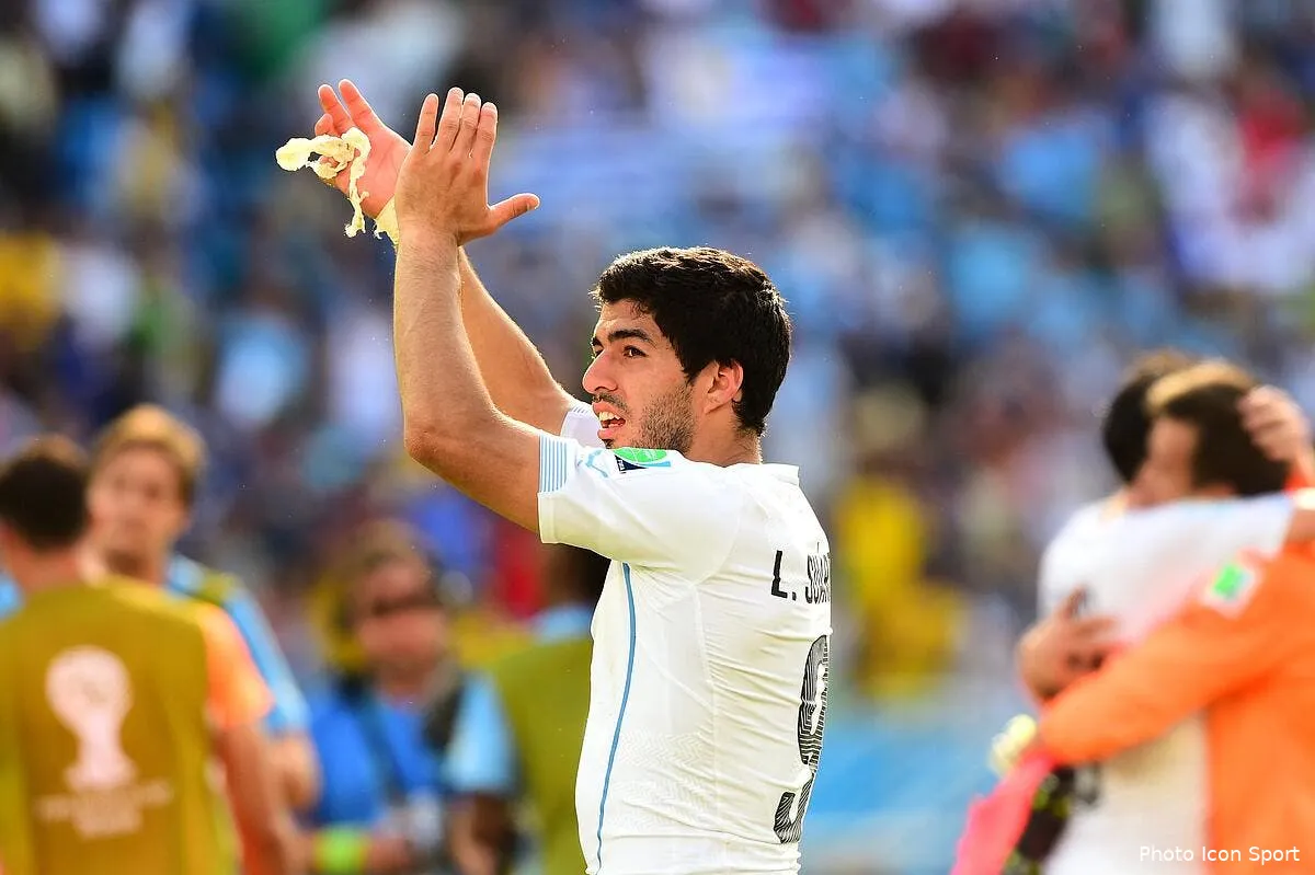 avec le barca suarez debutera sur la pelouse du real madrid suarez 388103