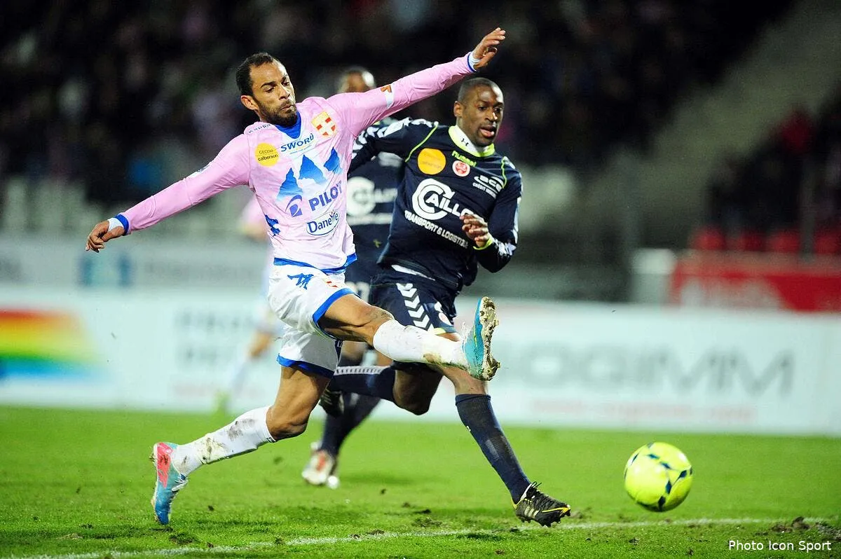 avis aux interesses khlifa vise plus haut qu evian iconsport jpt 300313 05 1658847