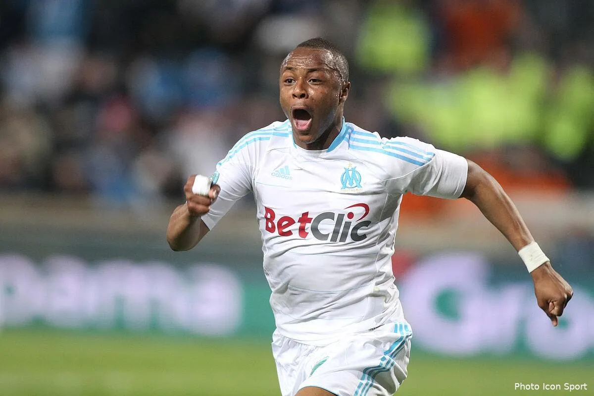 ayew ne saute pas au plafond malgre son double iconsport blo200311 01 0726324