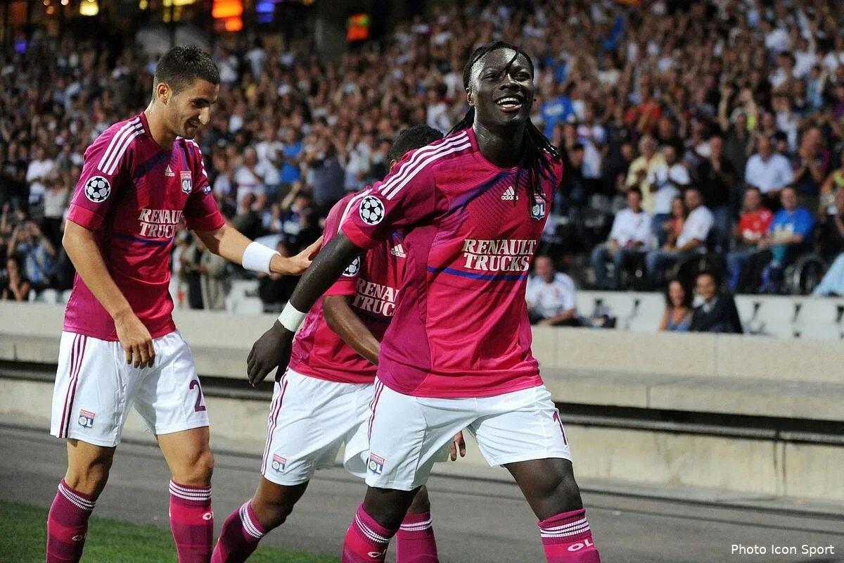 bafe gomis annonce qu il a l intention de prolonger a l ol iconsport jpt 160811 09 4533668