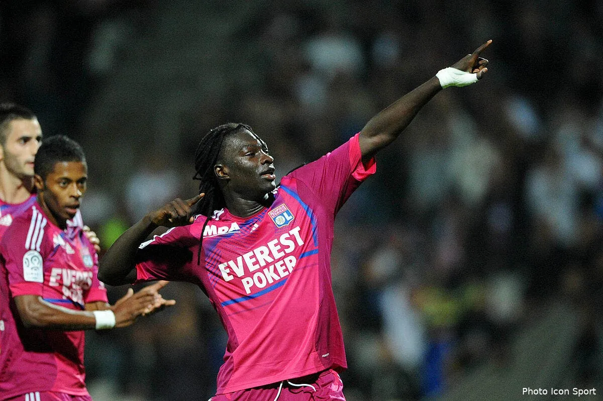 bafe gomis bientot deux ans de plus a l ol iconsport jpt 151011 05 1434360