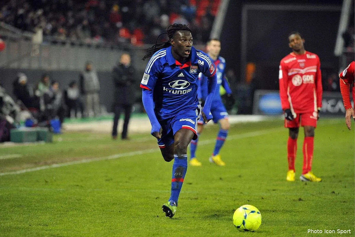 bafe gomis et l ol face a une grosse offre d aston villa iconsport noe 250113 40 1061669