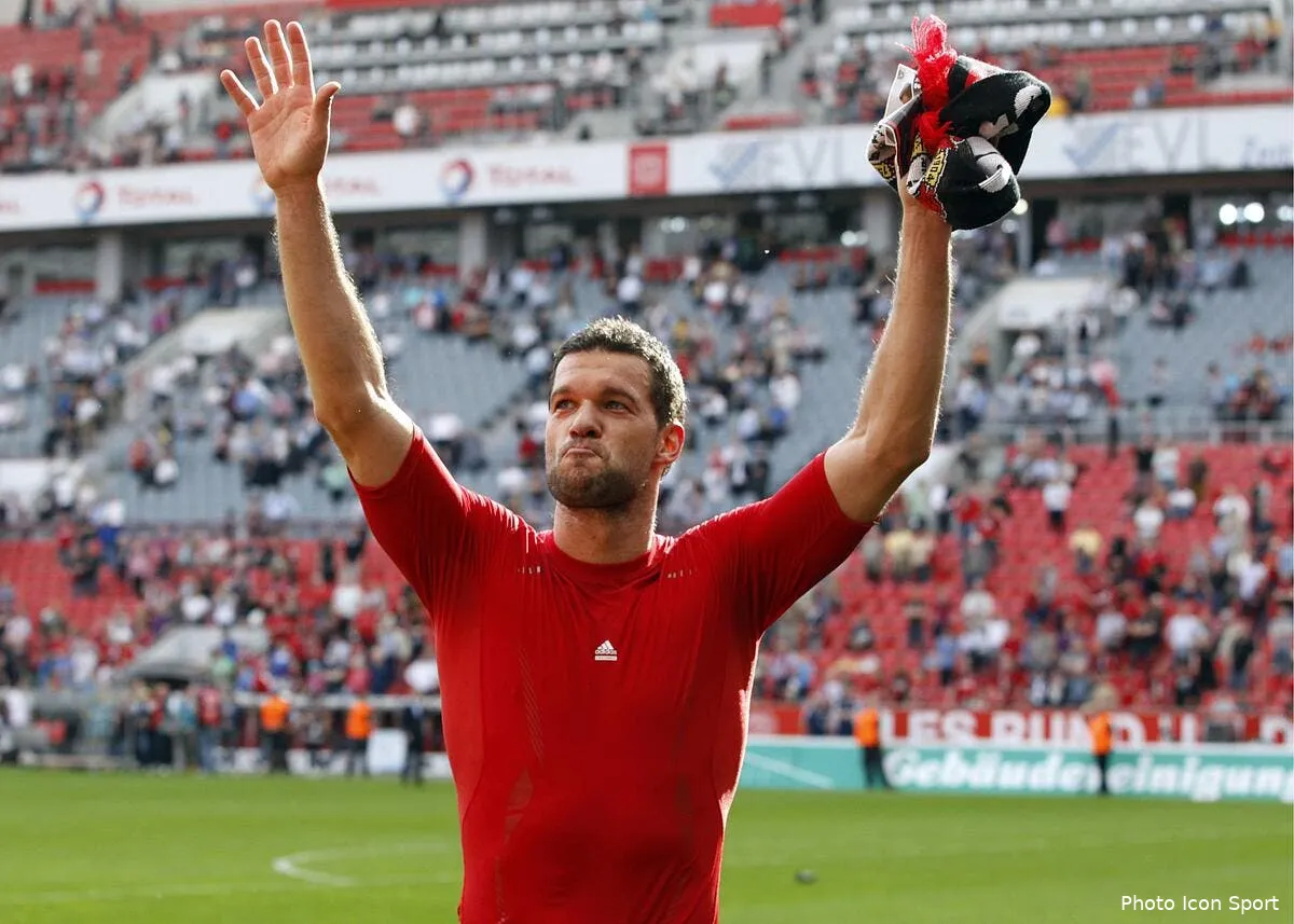 ballack annonce que sa carriere de joueur est terminee iconsport apr 290412 01 0140507