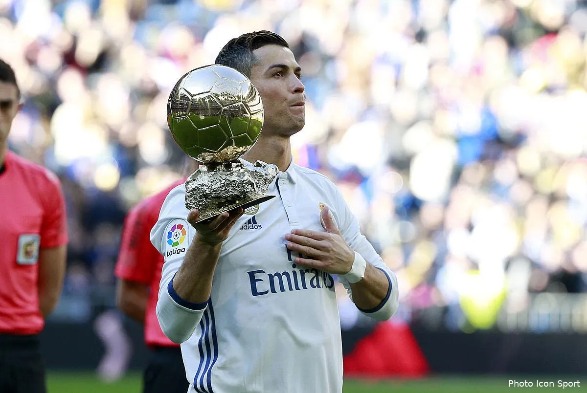 ballon d or cristiano ronaldo recevra son prix a la tour eiffel jeudi icon mar 070117 05 16202101