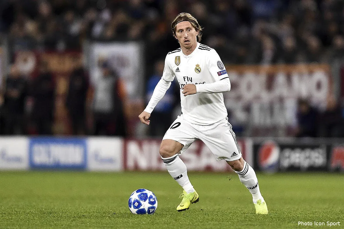 ballon d or luka modric sacre devant cristiano ronaldo et griezmann icon nwp 271118 45 10238011