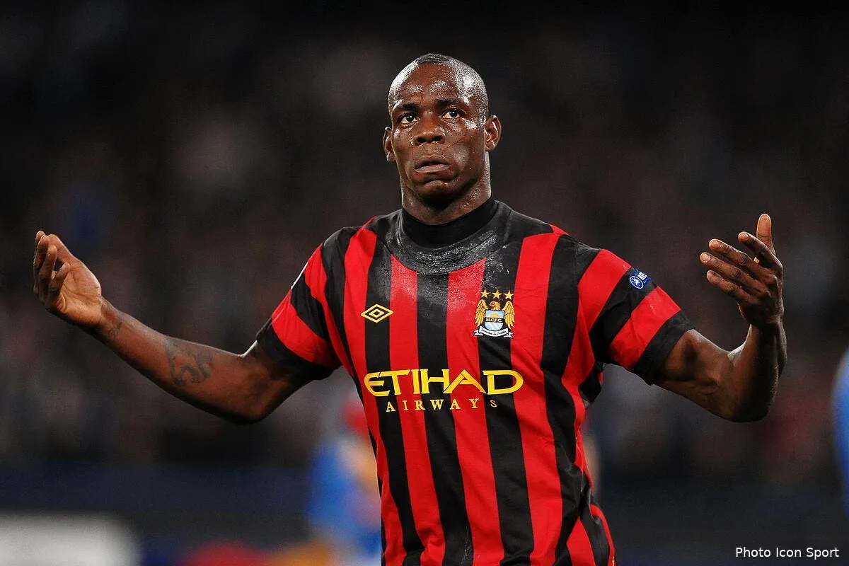 balotelli se transforme en boxeur et en vient aux mains avec richards iconsport apr 221111 22 2528633