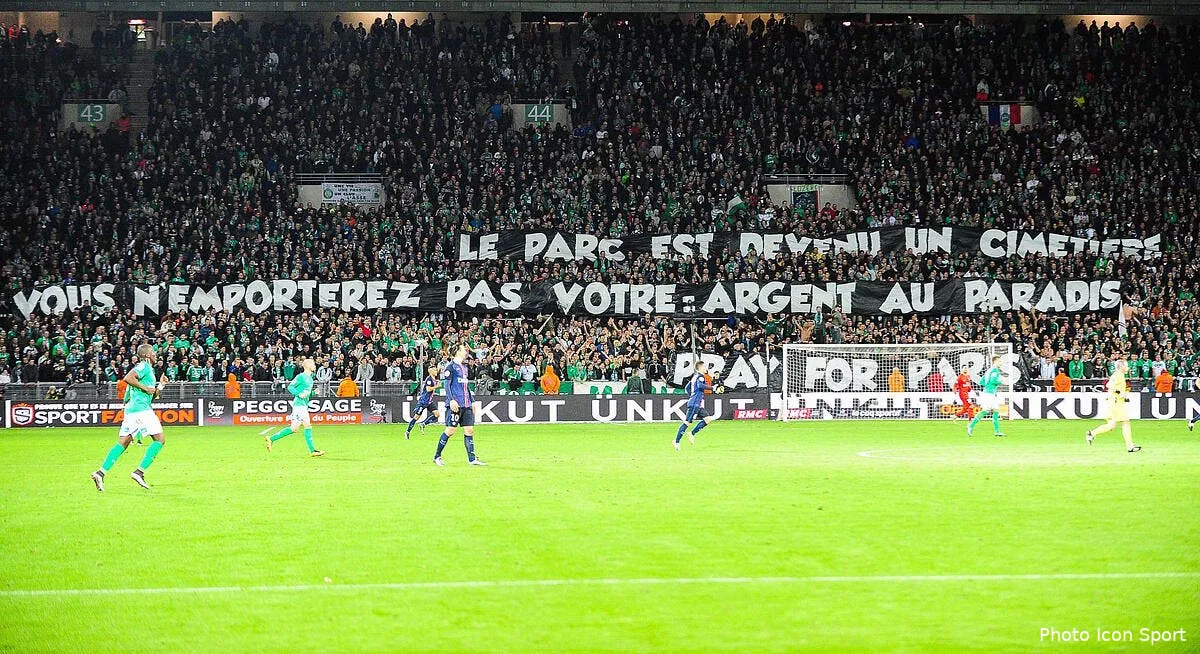 banderoles anti psg galtier defend les supporters de l asse assebanderole132595