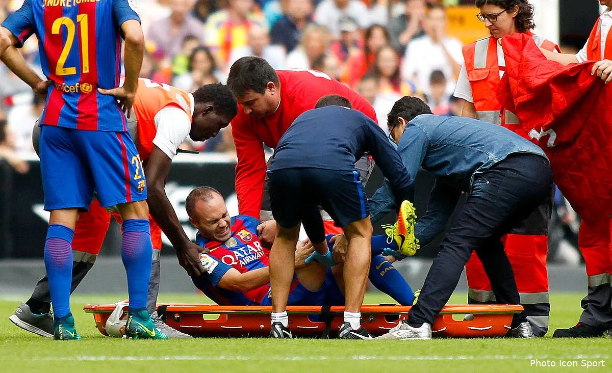 barca iniesta out 6 a 8 semaines il ratera le clasico iconsport mar 221016 01 12158814