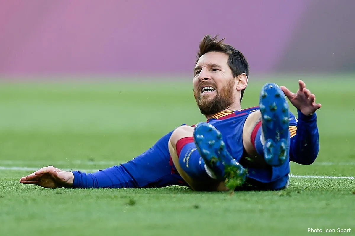 barcelone messi en remet une couche sur abidal icon la200215 291278825