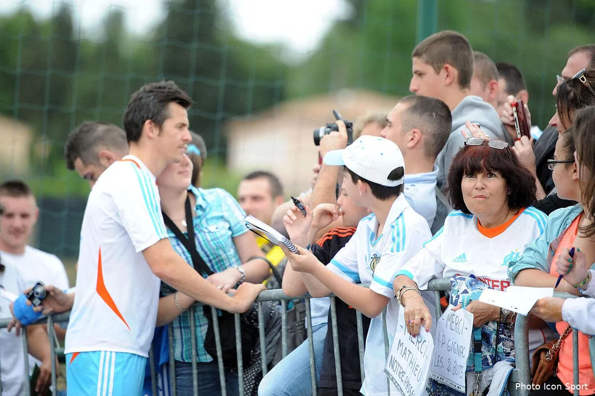 barton assure etre courtise par l om et la premier league iconsport pet 070513 01 0657149