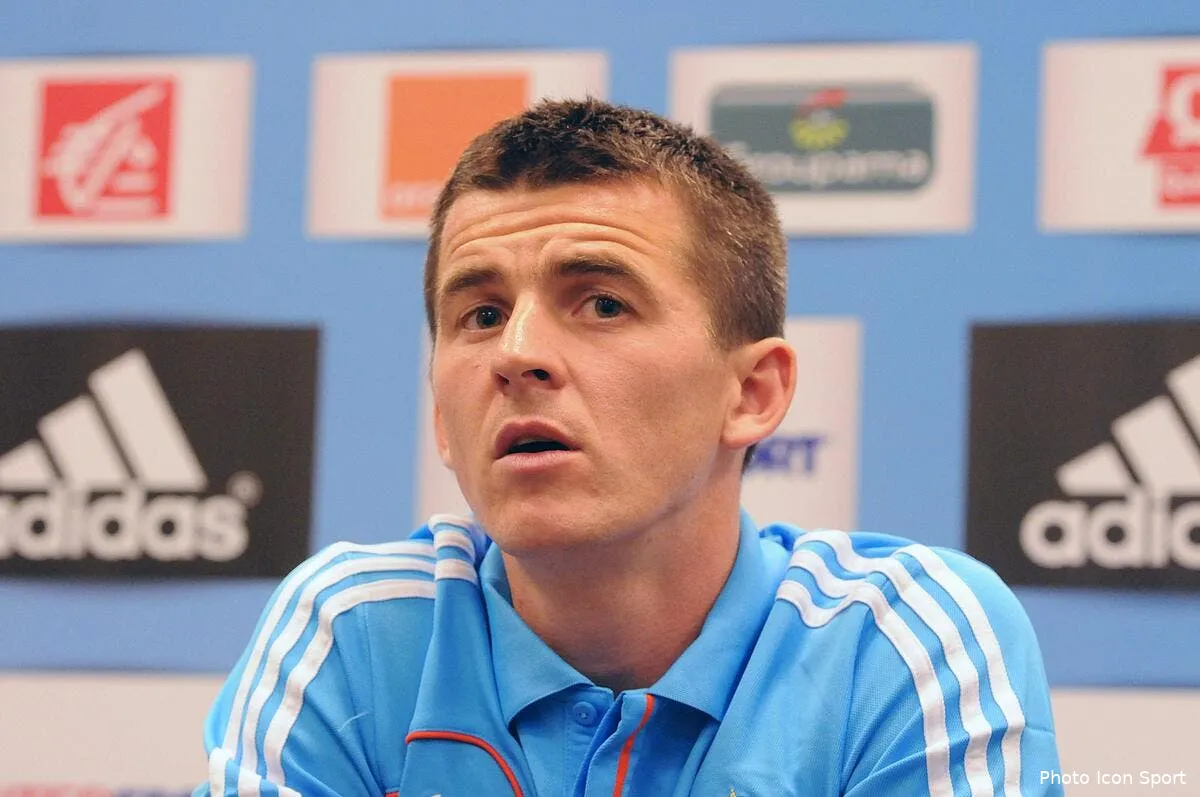 barton se dit peut etre trop intelligent pour etre footballeur iconsport gas 020912 44 44 143839