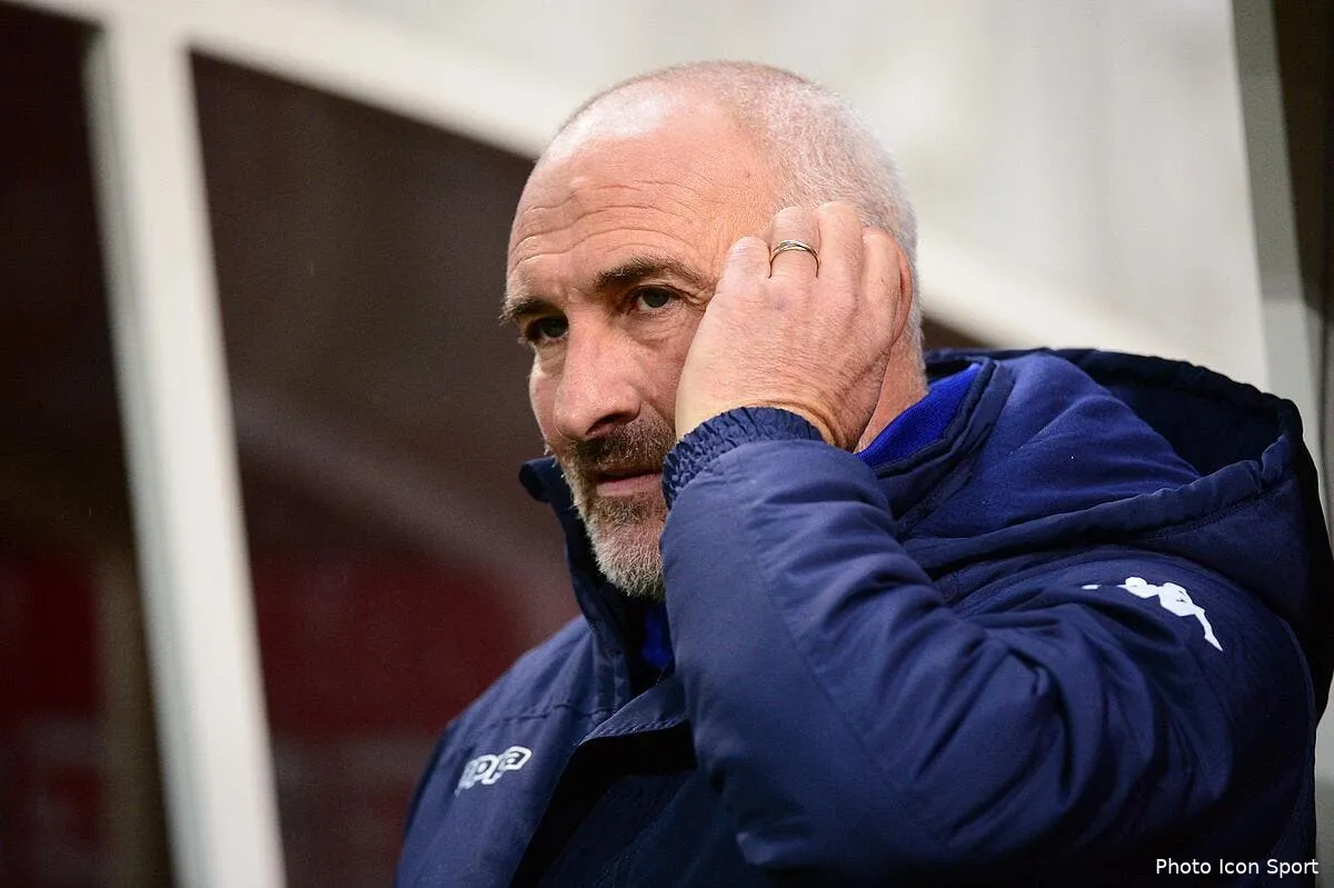 bastia et les fonctionnaires le coach corse se fait des amis iconsport win 130216 11 35139298