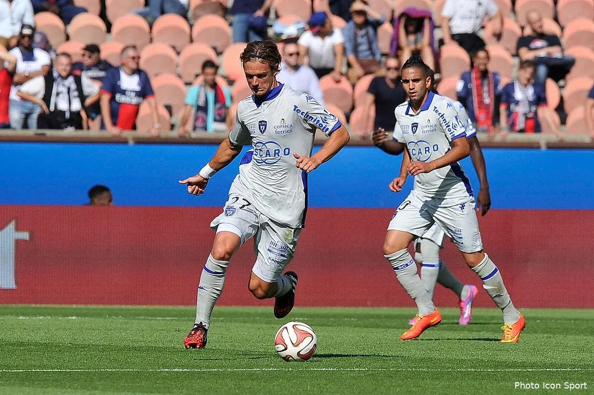 bastia met un gros coup de boule aux rumeurs du mercato iconsport meu 160814 08 5890081