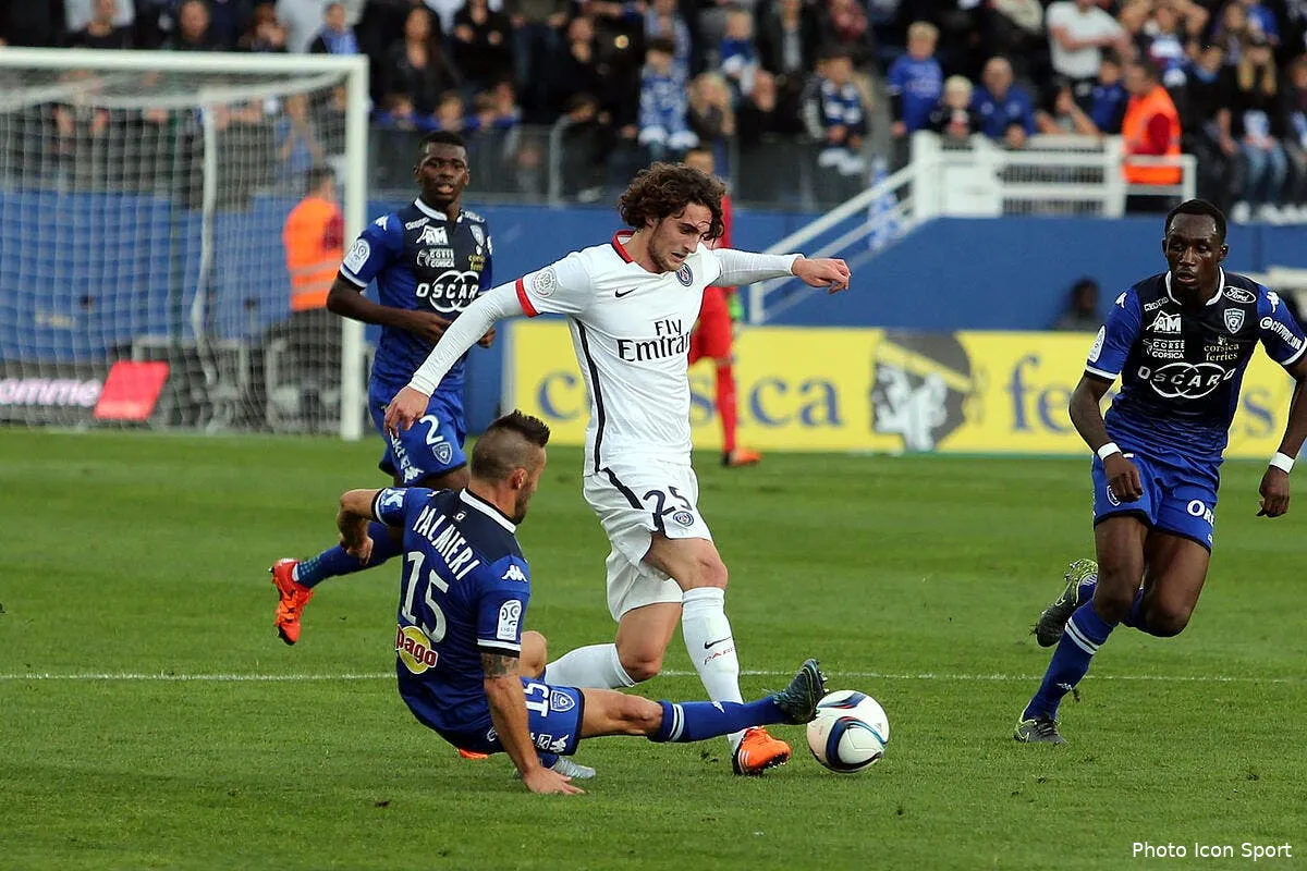 bastia ne decolere pas contre l arbitrage iconsport mae 171015 01 04123275