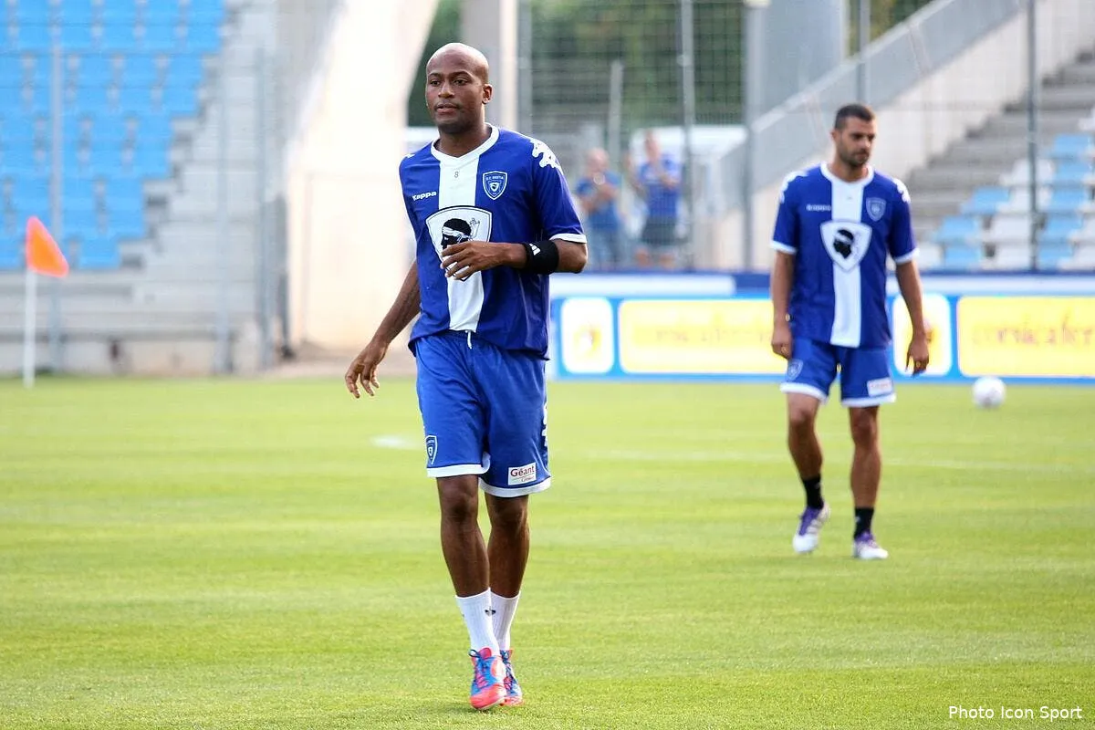 bastia plane a sochaux iconsport mae 040812 01 1638414