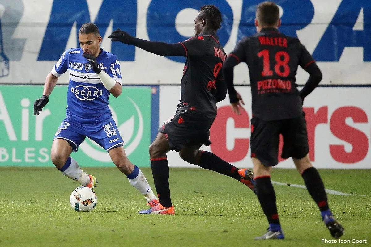 bastia stupefait par les insultes de ses supporters contre balotelli iconsport dum 210116 23 11168090